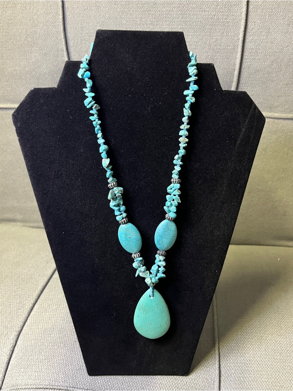 Bohemian Turquoise Stone Chip Statement Necklace w/ Teardrop Pendant & Toggle